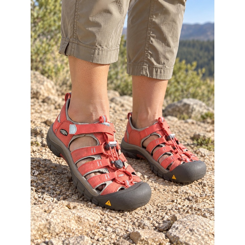 KEEN Whisper Coral Sunset Waterproof Hiking Sandals Shoes 1012830 Womens Size 6